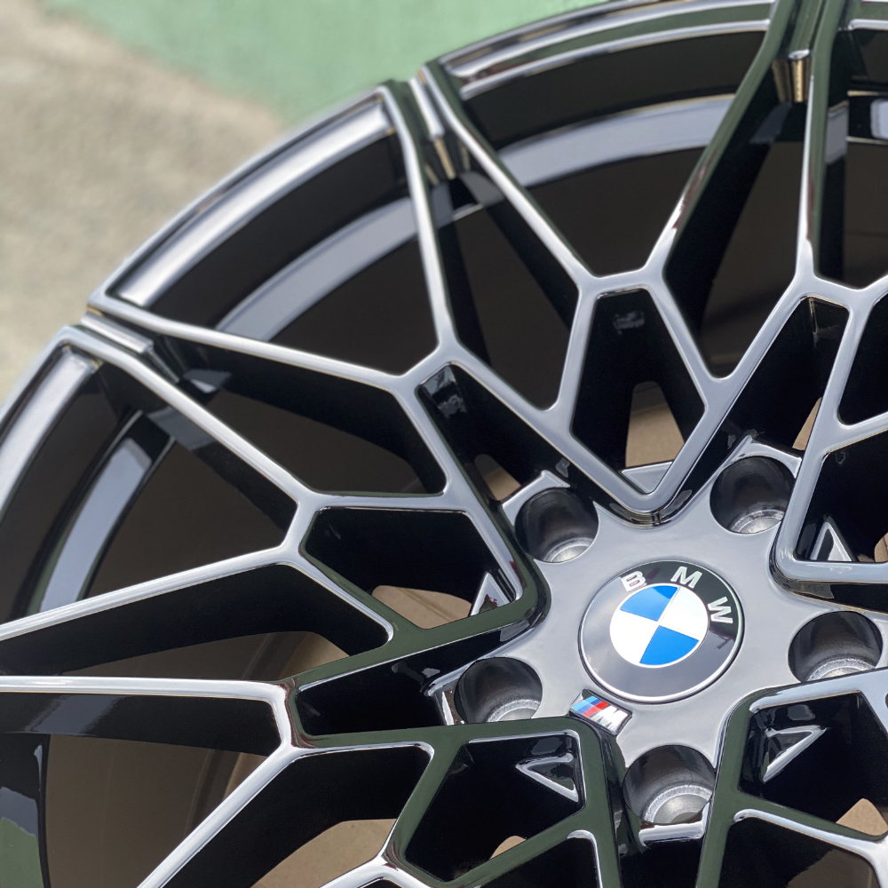 bmw-826-m-black-5