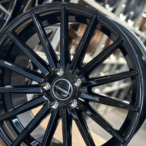 <b>Vossen VFS-2</b></br>R20 | 5-114.3 | 8.5j | ET35 — изображение 5
