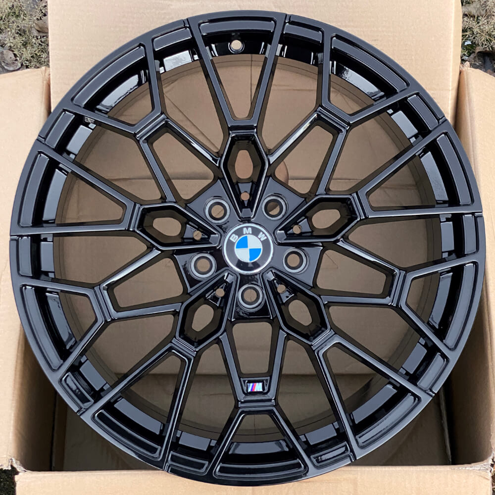 bmw-827-m-black-3